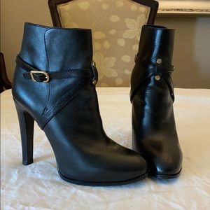 Almost new Tory Burch boots